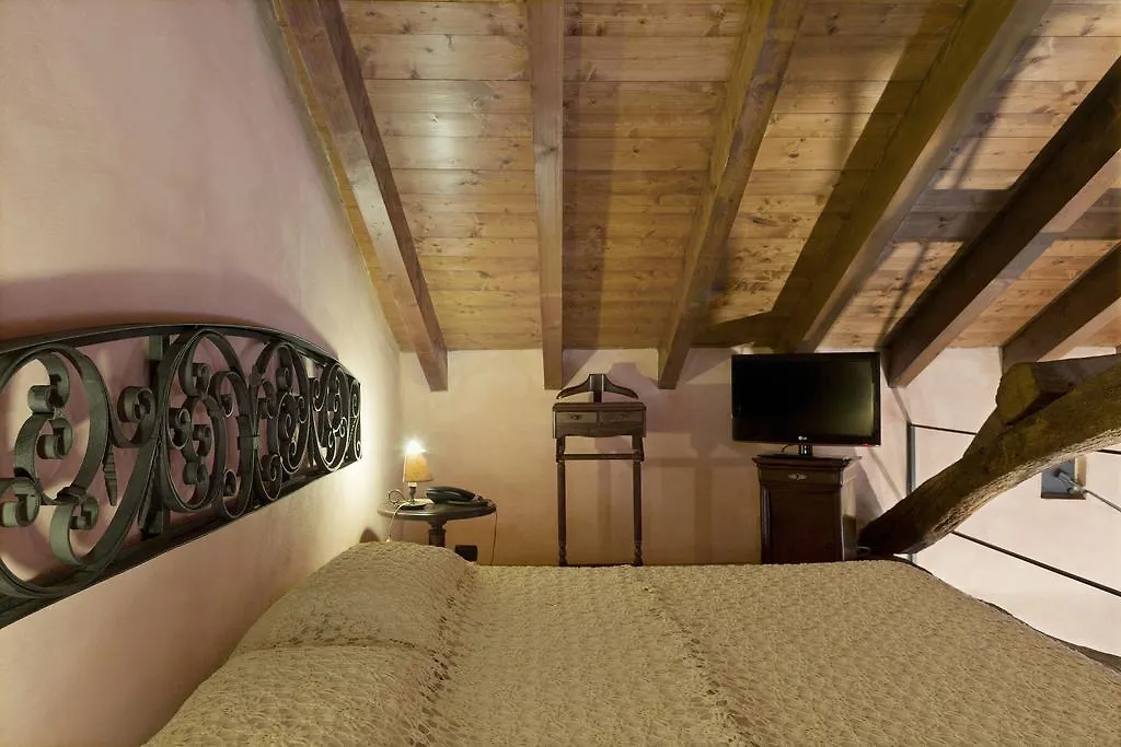 Hotel Locanda Dei Mai Intees Azzate Italy