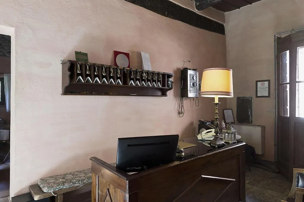 Hotel Locanda Dei Mai Intees Azzate 4*,
