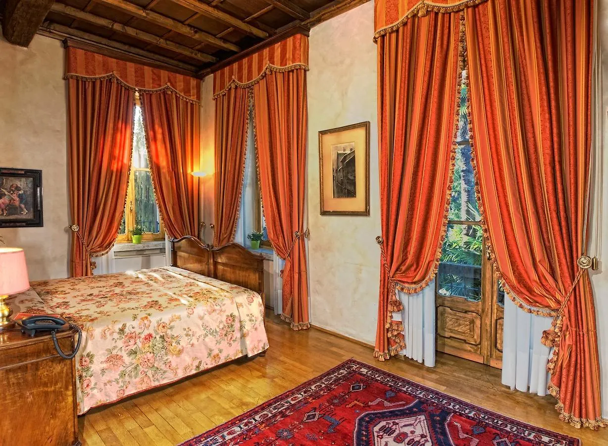 Hotel Locanda Dei Mai Intees Azzate 4*,