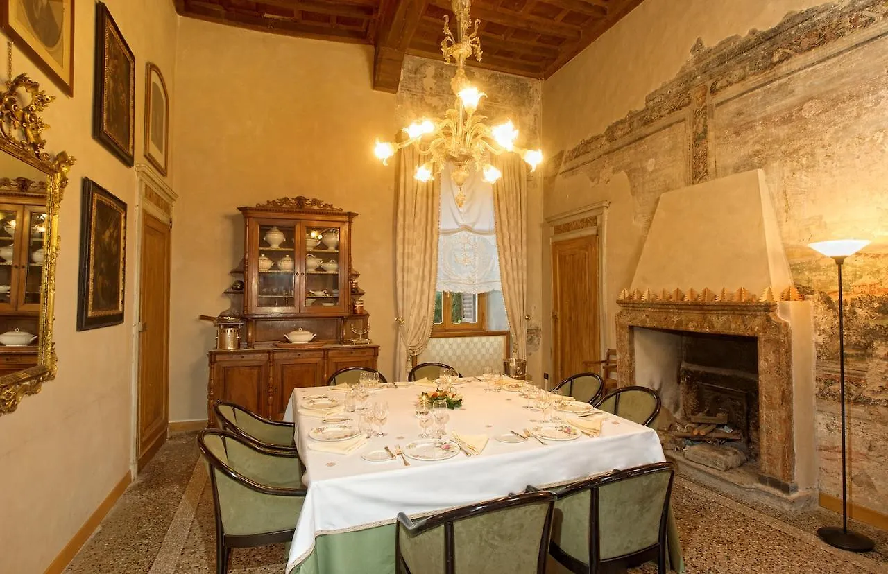 Hotel Locanda Dei Mai Intees Azzate Италия