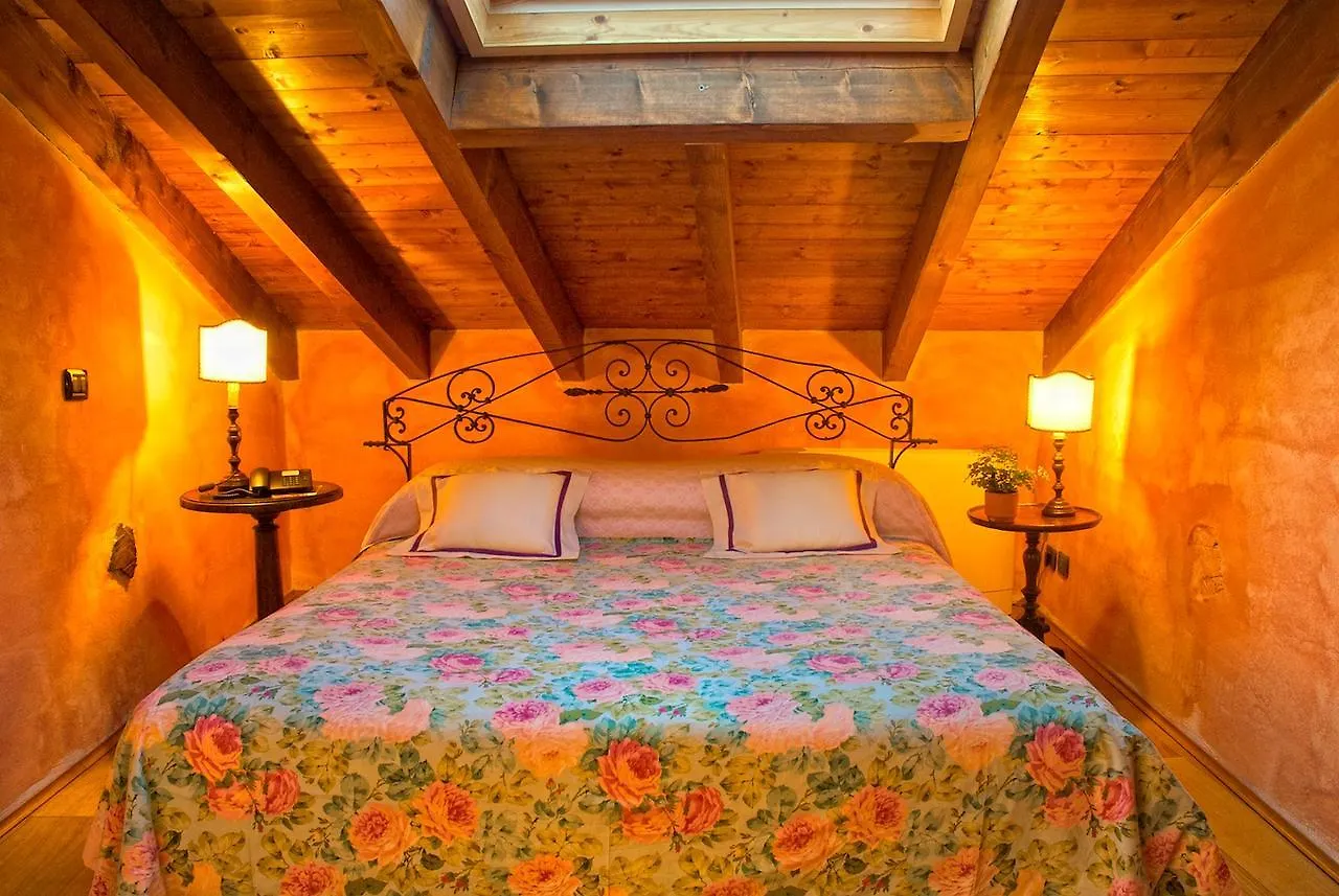 Hotel Locanda Dei Mai Intees Azzate 4*,  Италия